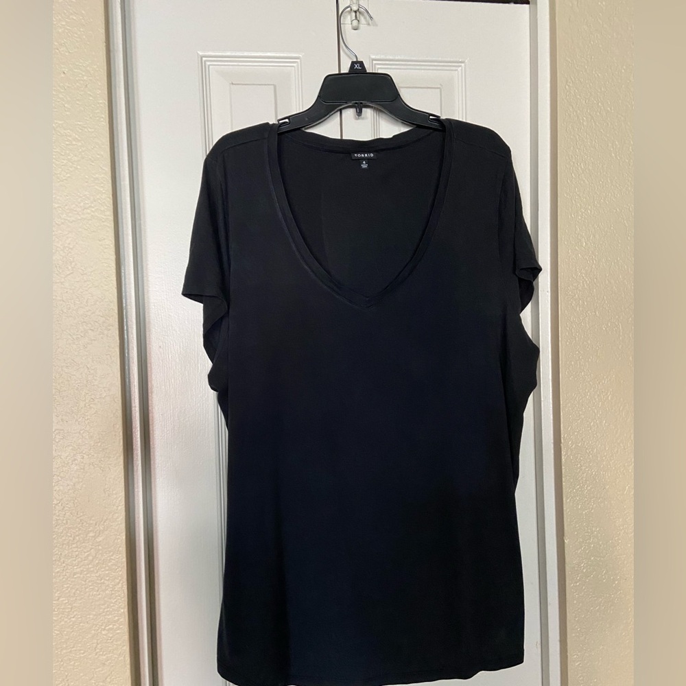 Plus Size V-Neck Classic Tee